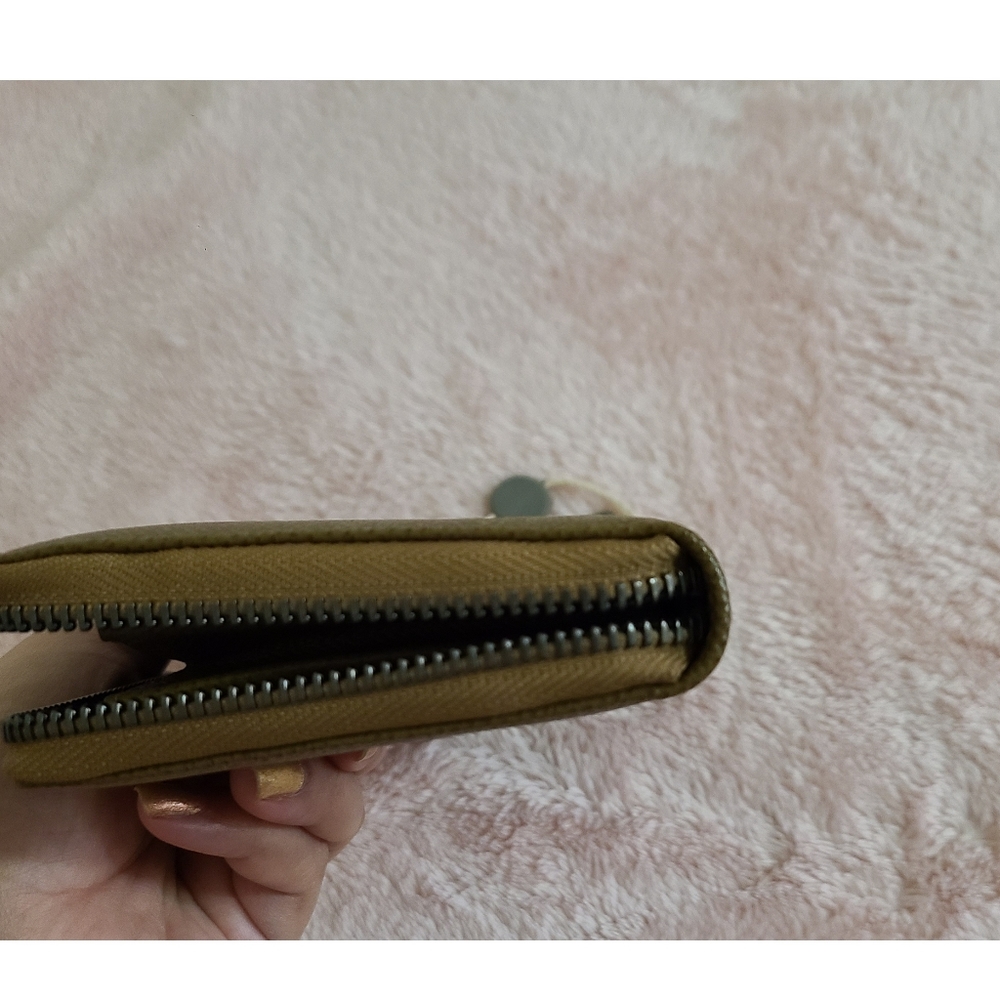 Authentic New Dolce & Gabbana Wallet - Picture 10 of 11